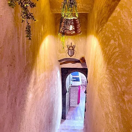 La Pequena Cantonesa *